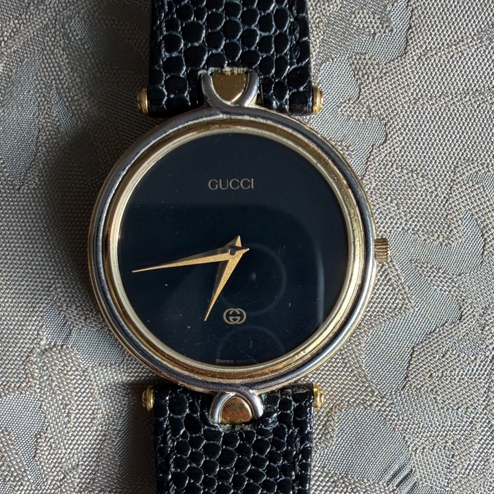Vintage Gucci Black and Gold Timepiece excellent condition